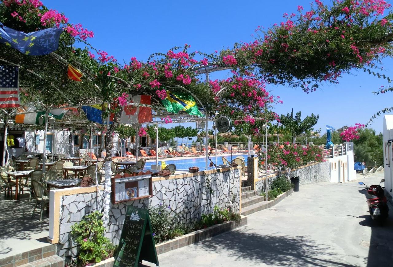 Santorini Camping & Hostel Fira  Exterior foto